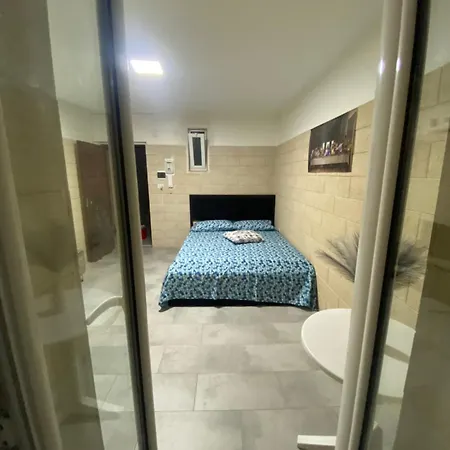 Rooms345 公寓